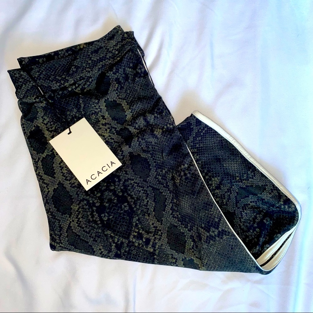 Acacia Fox Bottom Sage Python